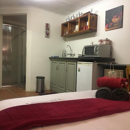 Ciara Guesthouse Pretoria-Noord Extérieur photo