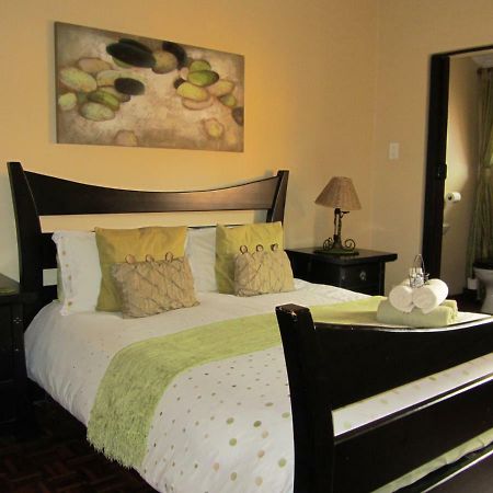 Ciara Guesthouse Pretoria-Noord Extérieur photo