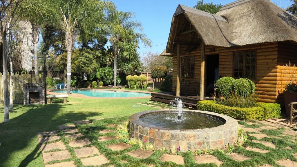 Ciara Guesthouse Pretoria-Noord Extérieur photo