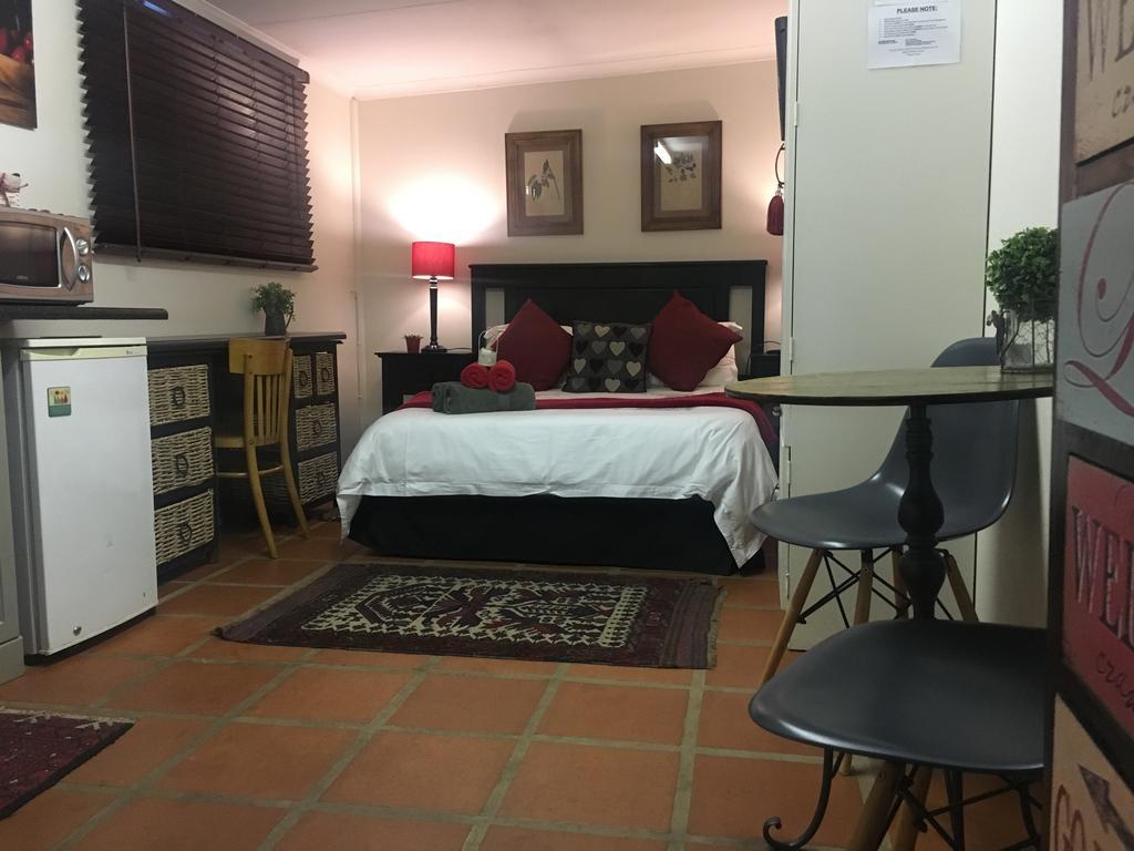 Ciara Guesthouse Pretoria-Noord Extérieur photo