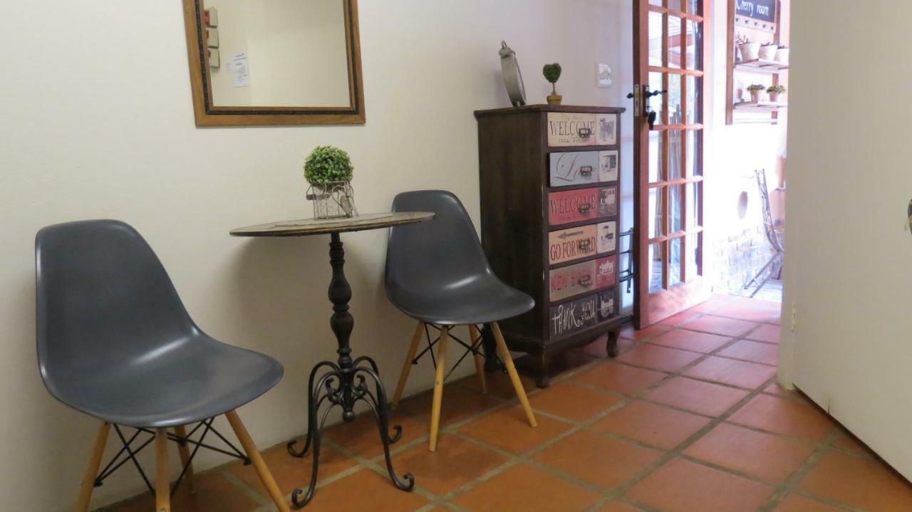 Ciara Guesthouse Pretoria-Noord Extérieur photo