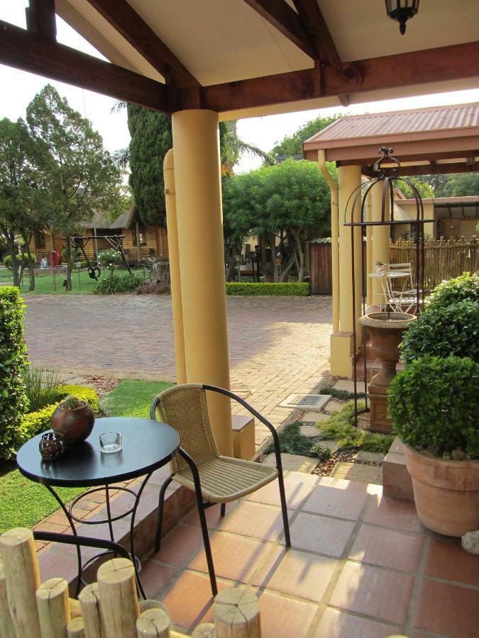Ciara Guesthouse Pretoria-Noord Extérieur photo